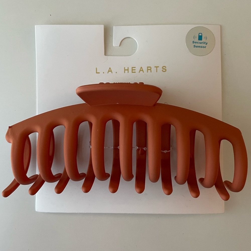 LA Hearts Claw Clip